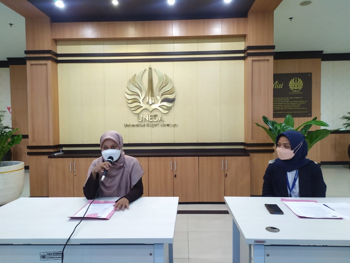 Tim Humas Universitas Negeri Surabaya (UNESA) saat Pressconference