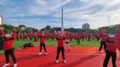 Pecahkan Rekor MURI, Ratusan Banteng Senam Sicita di Tugu Pahlawan
