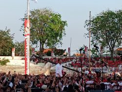 Jokowi Minta Relawan di Jatim Takan Urus Politik, Fokus Ekonomi Sehat