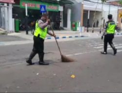 Usai Demo, Polisi dan Mahasiswa Bersih Bersih Sampah