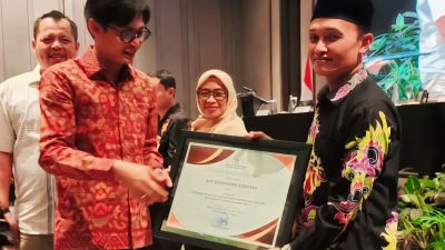 Taat Lapor DPB, KPU Sumenep Terima Penghargaan Terbaik II