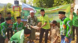 Direktur BMT NU Jatim Melakukan Peletakan Batu Pertama Pembangunan Rumah Sederhana di Desa Meddelen, Lenteng, Sumenep.