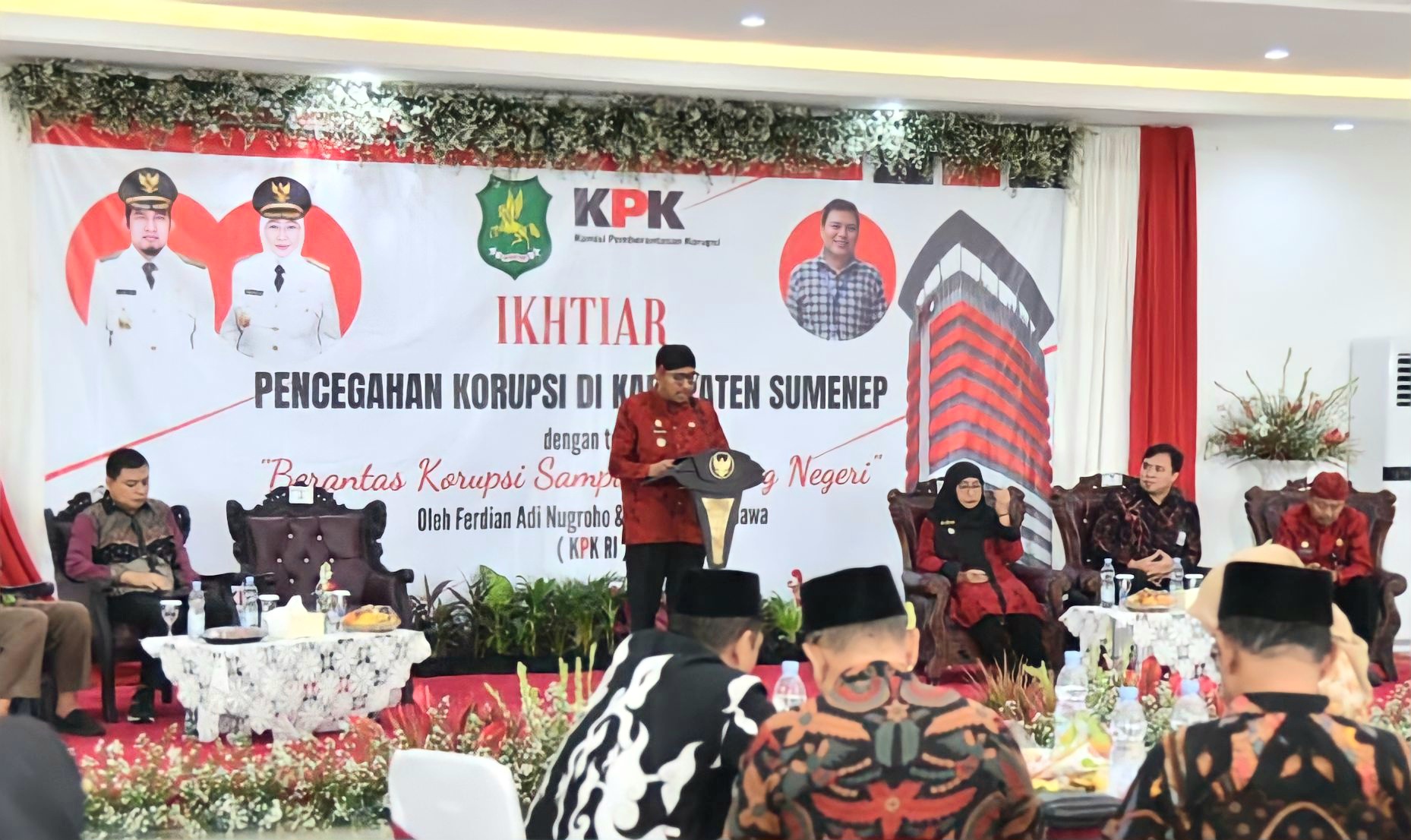 Bupati Sumenep, Achmad Fauzi saat sambutan di acara Sosialisasi Pencegahan Korupsi, di Islamic Center Bindara Saod Kecamatan Batuan.
