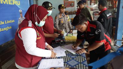 Operasi Patuh Semeru 2023, Sopir Bus Jalani Test Urine di Terminal Arya Wiraraja.