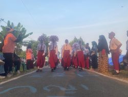 Puluhan Regu Siswa SD-MI se Kecamatan Tarik Ikuti Lomba Gerak Jalan