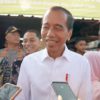 Presiden Jokowi Cek Harga Pangan di Pasar Dukuh Kupang, Surabaya