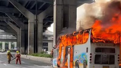 bus-sekolah-di-thailand