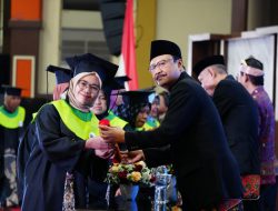 Sukses Graduasi, Gus Ipul Wisuda 500 Penerima PKH di Universitas Brawijaya