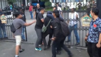DPR Soroti Kasus Polisi Banting Wartawan Tempo