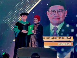Cak Imin Raih Penghargaan Doktor HC dari Bodhisastra University Florida