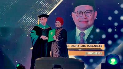 Cak Imin Raih Penghargaan Doktor HC dari Bodhisastra University Florida