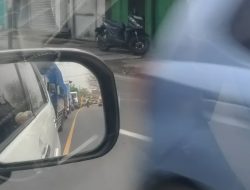Truk Mogok Jalur Nasional Macet, Anggota Polsek Mojoagung Lakukan Gatur Lalin