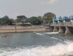 Tim SAR kerahkan enam Perahu karet cari korban di Rolak Songo