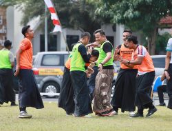 Di Balik Tawa Sarung Melorot, Solidaritas Polres Jombang dan Wartawan Terjalin