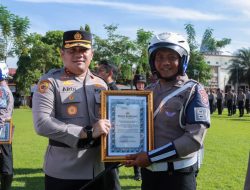 Apresiasi Dedikasi Personel, Kapolres Jombang Guyur Penghargaan untuk 10 Satker dan 12 Anggota Berprestasi