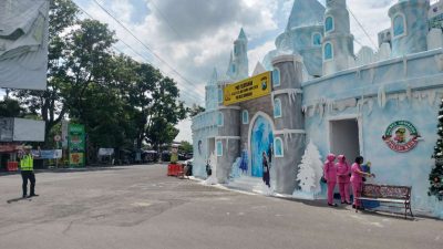 Pos Pelayanan Nataru Polres Jombang Berubah Jadi “Istana Frozen”, Ada Kopi & Pijat Gratis!