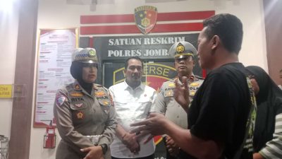 Aksi kejar-kejaran Polisi Jombang dengan mobil Berpelat Palsu, 