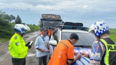 Operasi Keselamatan Semeru 2026: Satlantas Polres Jombang Sikat Bus Ugal-ugalan