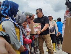 Sambut Ramadhan, Kapolres Jombang Tembus Medan Ekstrem Salurkan Bansos dan Tinjau Jembatan Putus