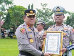 Konsisten Raih Predikat Pelayanan Prima, Kapolres Jombang Beri Penghargaan 15 Personel Berprestasi