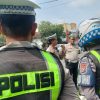 Ops Keselamatan Semeru, Satlantas Polres Jombang “Bersihkan” Truk yang Parkir Liar di Jalur Nasional