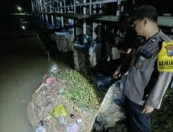 Geger, Sosok Mayat Bayi Laki-Laki Ditemukan Mengapung di Dam A Yani Sumobito Jombang