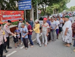 Polsek Jombang Salurkan 150 Paket Sembako ke Tukang Becak di Kawasan Alun-Alun