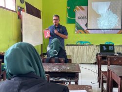 Perangi Narkoba, Satresnarkoba Polres Jombang dan PWI Edukasi Pelajar di Ngoro