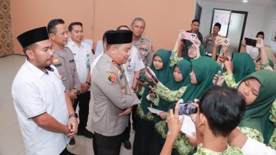 Simulasi Wawancara “Cegat”, Puluhan Siswa SMKN 1 Jombang “Serbu” Kapolres dengan Pertanyaan Kritis