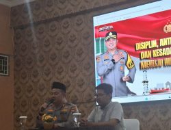Kapolres Jombang Bekali Siswa SMKN 1 Jombang Materi Kedisiplinan dalam Safari Jurnalistik 