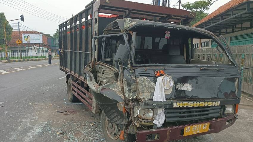 Kendaraan Truk yang terlibat kecelakaan di Miagan