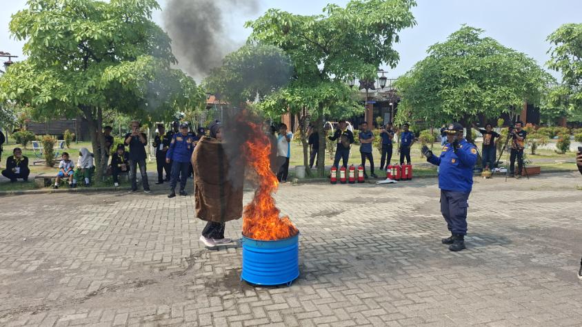 Pelatihan-Relawan-Kebakaran_1.jpg