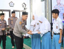 Kapolres Jombang Serahkan Beasiswa Pendidikan untuk Putra-Putri PNPP Berprestasi