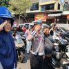Pengendara Berhenti 5 Menit di Ringin Contong Jombang untuk Hormati Detik-Detik Proklamasi