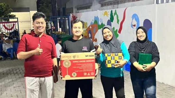 Penyerahan Hadiah Pemenang Lomba 17 Agustus Di SPPG Bendotretek