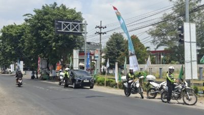 Tim Urai Lalulintas Ingatkan Pengendara Yang Parkir diBahu Jalan