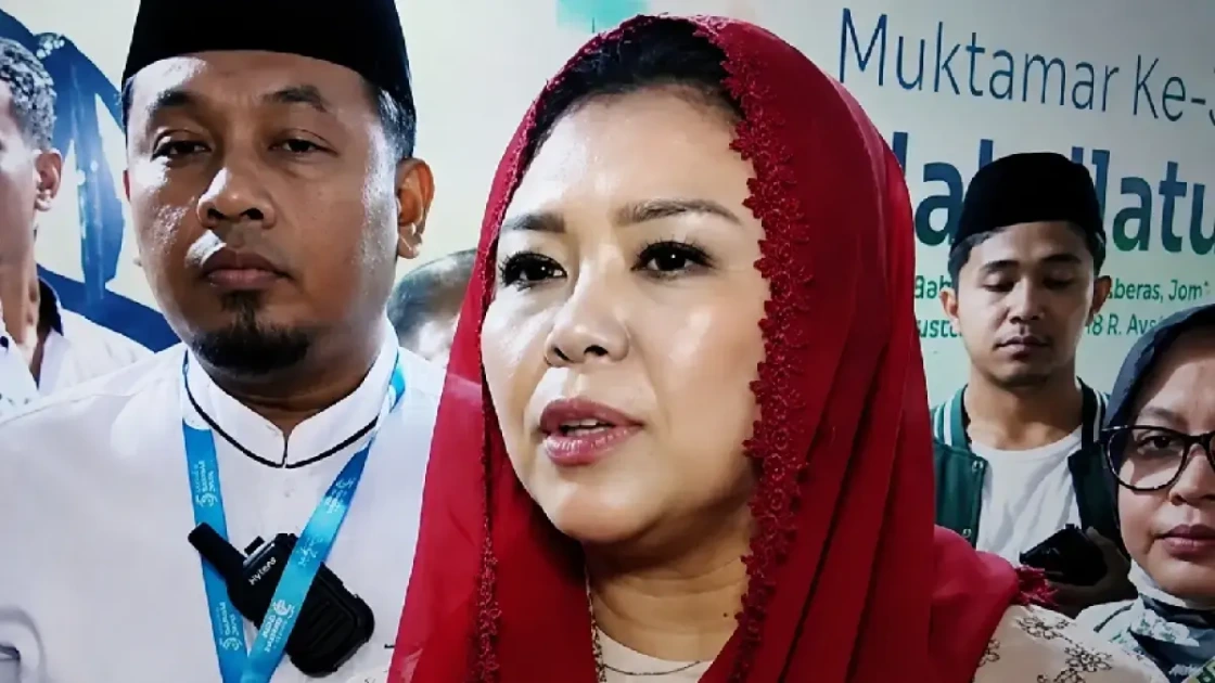 Yeni wahid saat hadir di Muktamar ke 35 Nu
