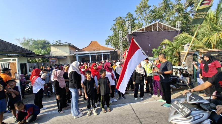Pelaksanaan Jalan Sehat di Desa Singogalih